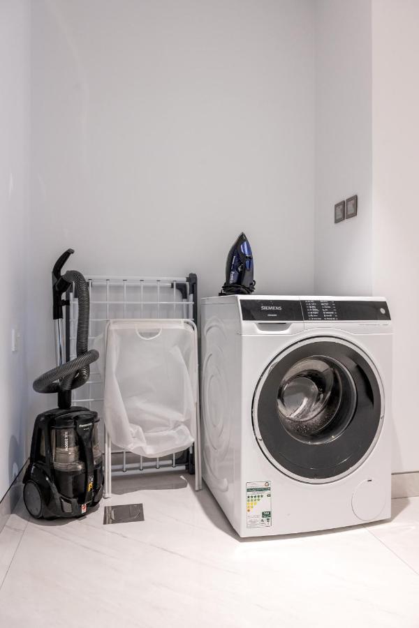 Spectacular 3 Bedroom Condo With Maids Room Facing The Dubai Eye Экстерьер фото
